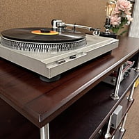 VAC - 4 Shelf Double Width - 42” x 20” AV Rack - AVR-4S-2C VAC - 4 Shelf Double Width - 42” x 20” AV Rack - AVR-4S-2C
