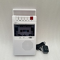 VAC - Retro Stereo Cassette Player Walkman with Bluetooth & USB Playback - RCP-BU-WT VAC - Retro Stereo Cassette Player Walkman with Bluetooth & USB Playback - RCP-BU-WT