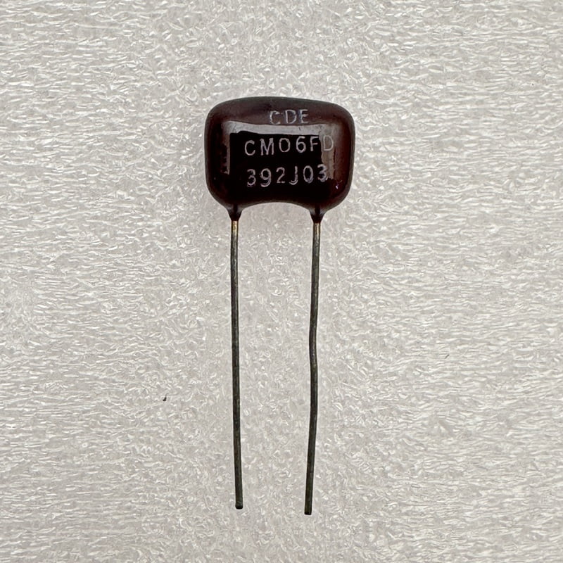 CDE - Silver Mica Capacitors 3900pF 500V 5% Radial-Leaded - CM06FD392J03