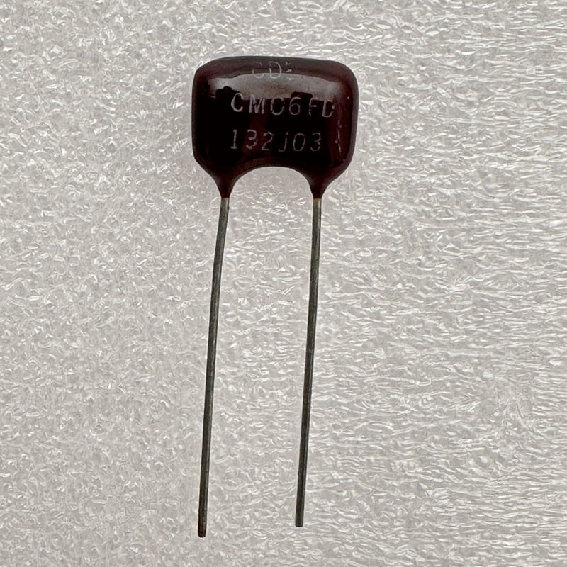 CDE - Silver Mica Capacitors 1300pF 500V 5% Radial-Leaded - CM06FD132J03