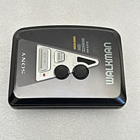 SONY - Stereo Cassette Walkman - Dolby B NR - WM-EX172 SONY - Stereo Cassette Walkman - Dolby B NR - WM-EX172