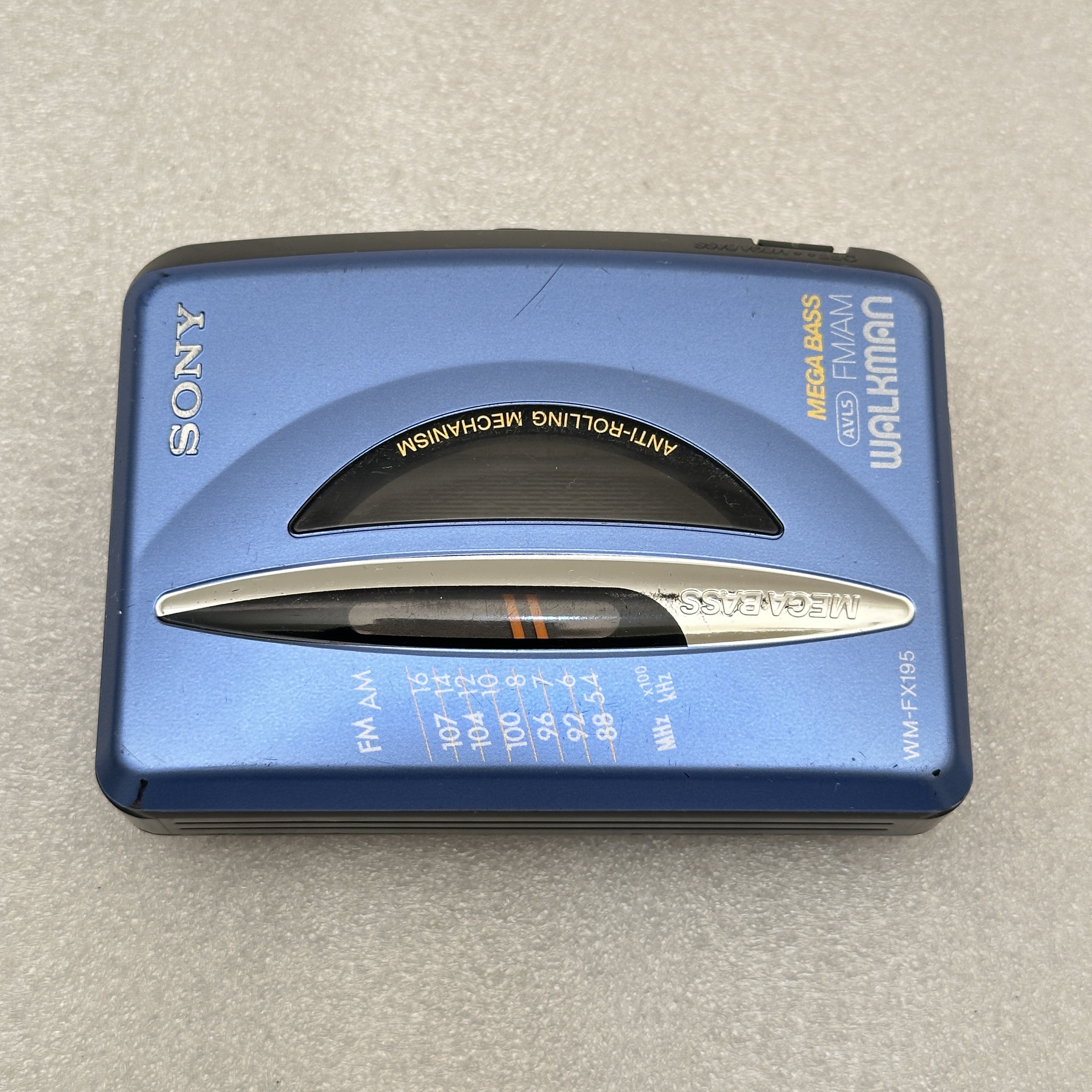 SONY - Stereo Cassette Walkman - FM/AM - Blue - WM-FX195-B SONY - Stereo Cassette Walkman - FM/AM - Blue - WM-FX195-B