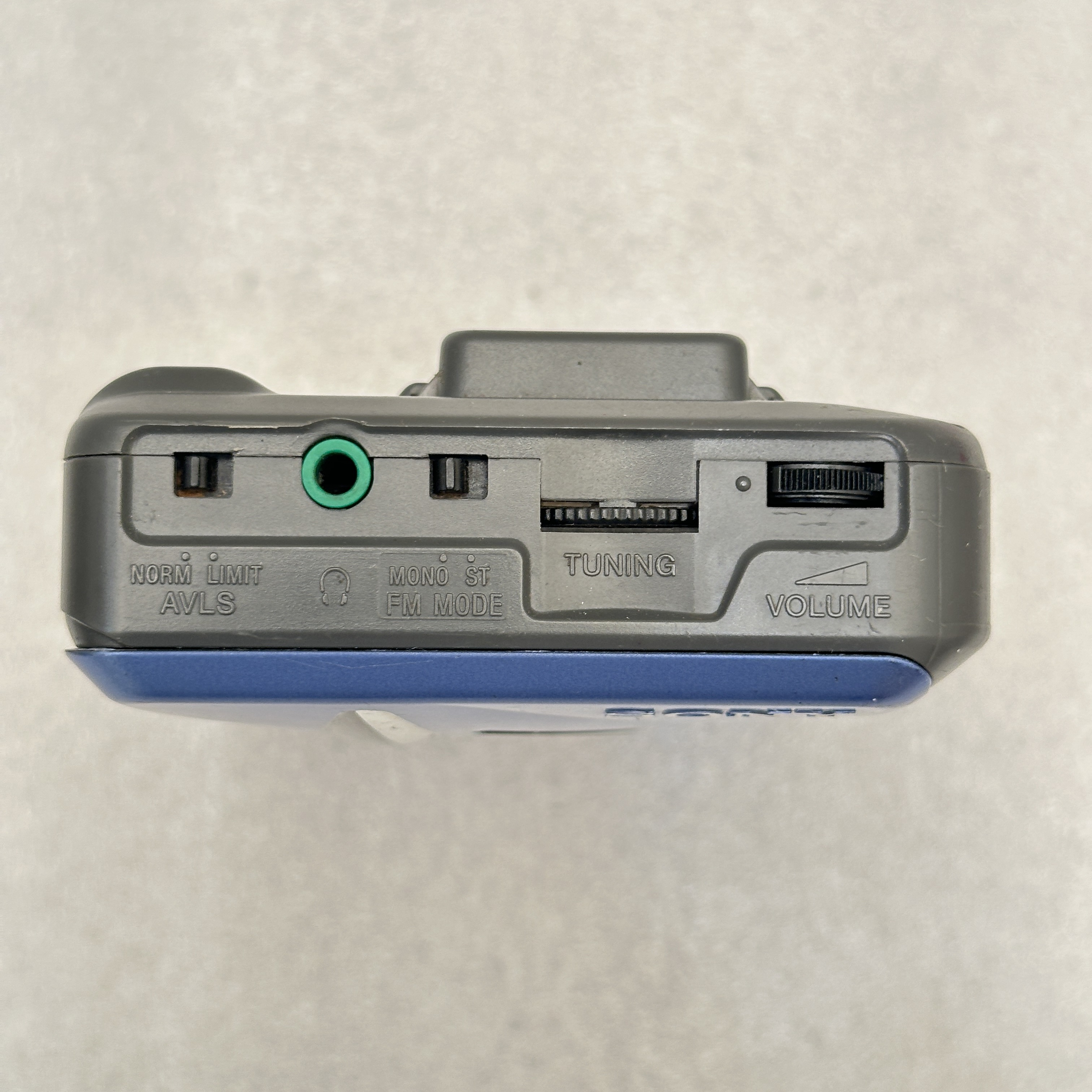 SONY - Stereo Cassette Walkman - FM/AM - Blue - WM-FX195-B SONY - Stereo Cassette Walkman - FM/AM - Blue - WM-FX195-B