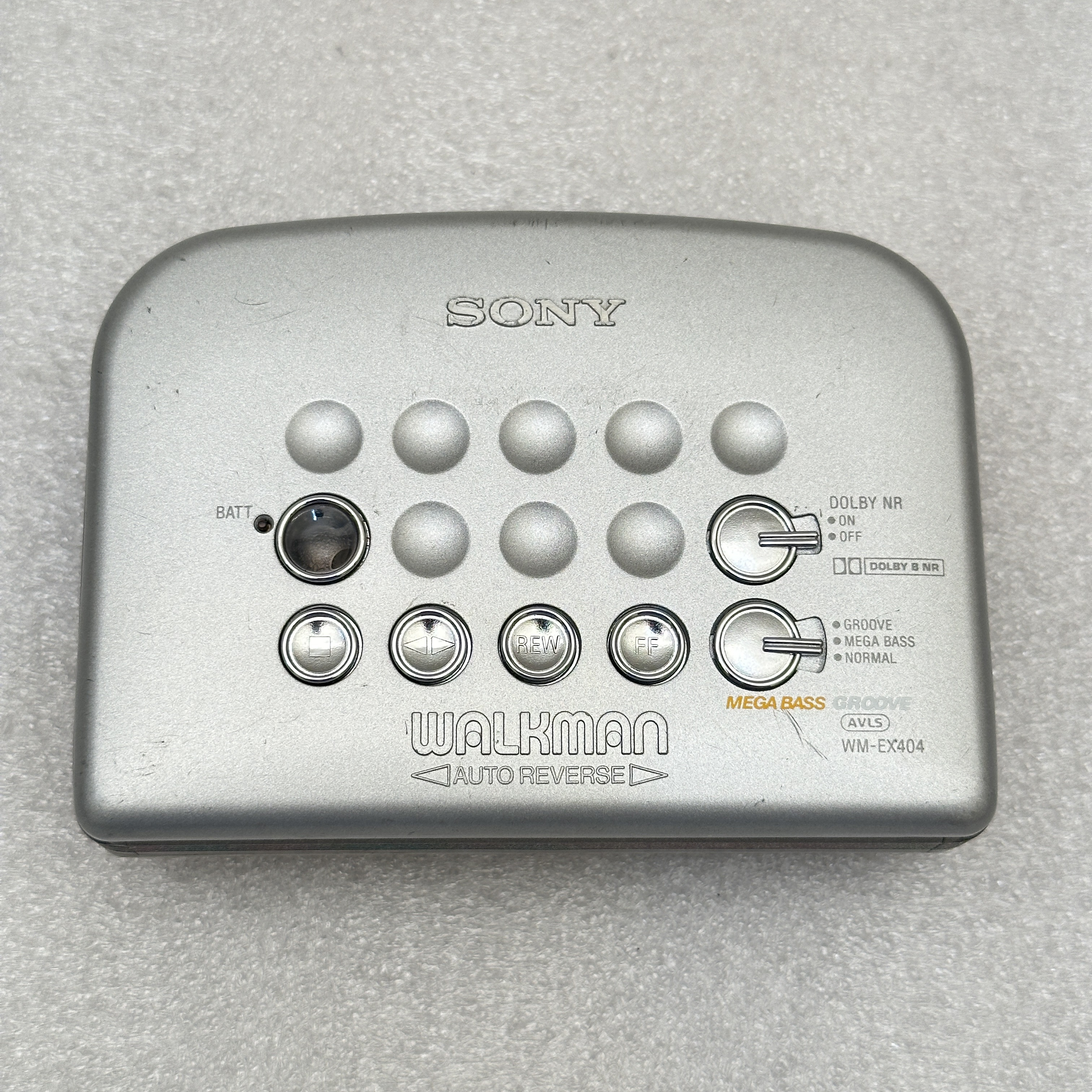 SONY - Mega Bass Stereo Cassette Walkman - FM/AM Dolby B NR - WM-EX404 SONY - Mega Bass Stereo Cassette Walkman - FM/AM Dolby B NR - WM-EX404