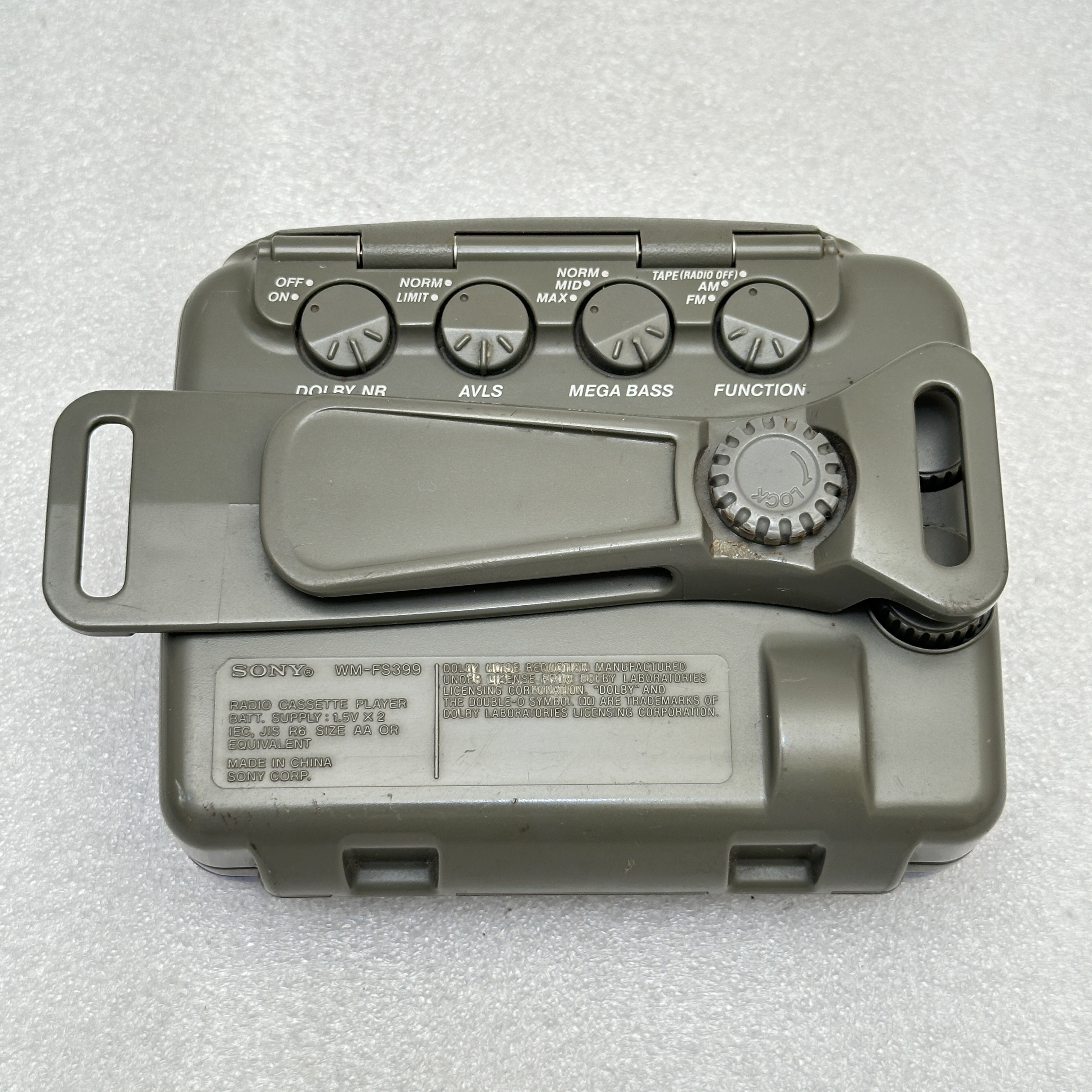 SONY - Stereo Cassette Walkman - FM/AM Dolby B NR - WM-FS399