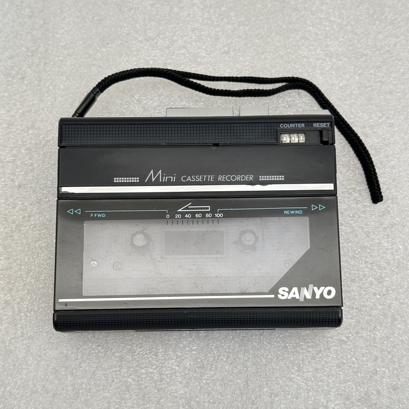 Sanyo - Mini Cassette Recorder - Black - M1120 Sanyo - Mini Cassette Recorder - Black - M1120