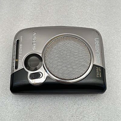 Sony - Stereo Cassette Walkman - FM/AM - WM-SP1